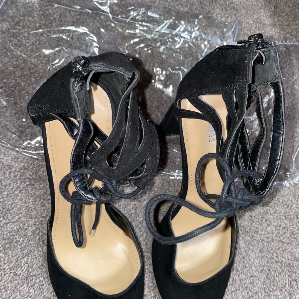 Express Heels - Picture 4 of 5